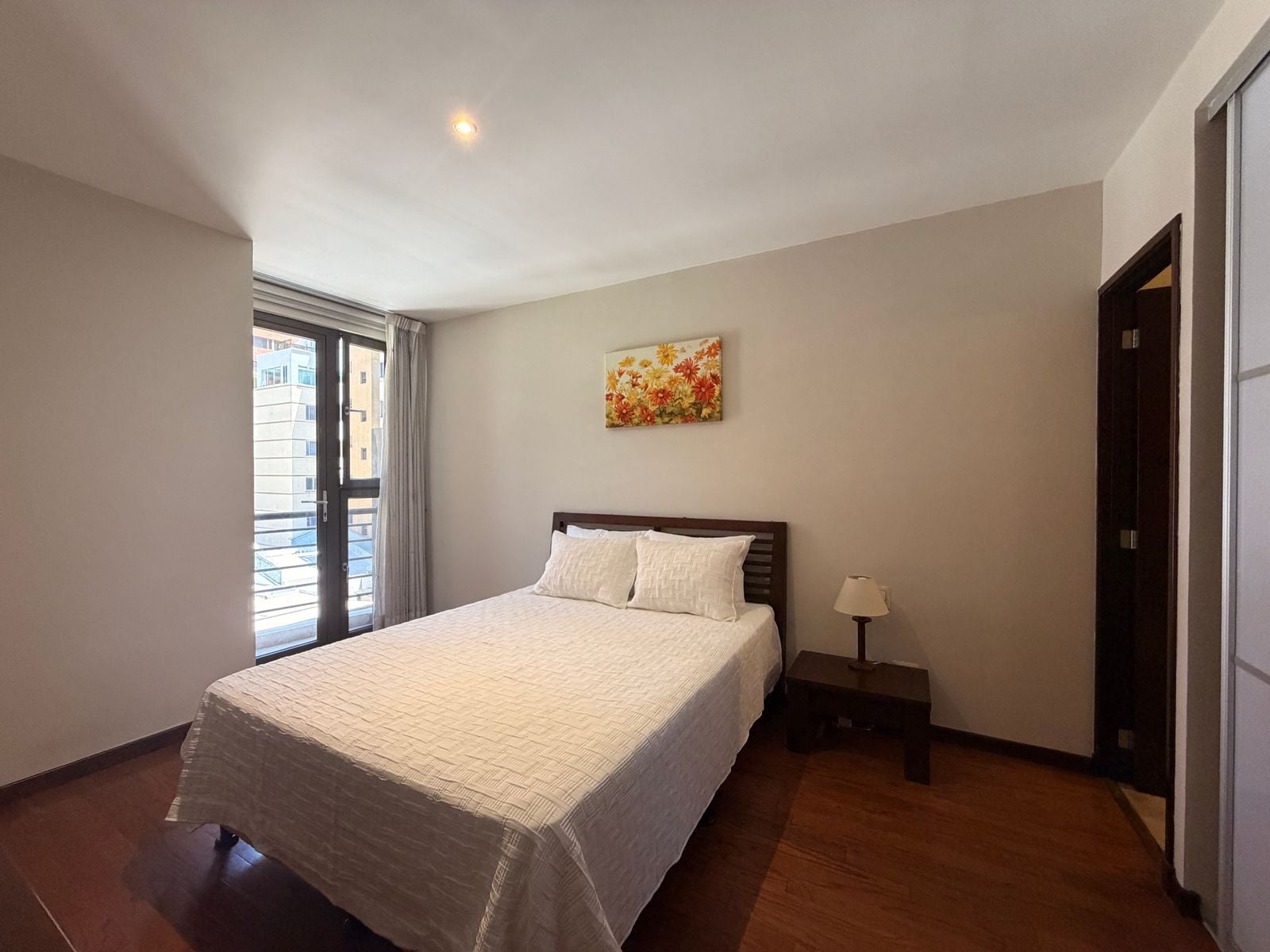 Apartamento amueblado en Edificio Plenum 14 zona 14 - Miniatura 6