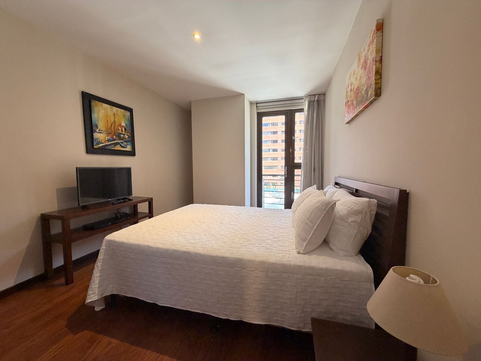 Apartamento amueblado en Edificio Plenum 14 zona 14 - Miniatura 7