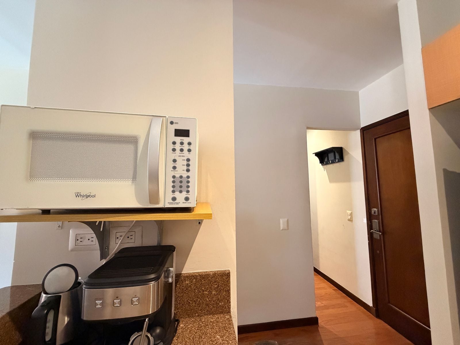 Apartamento amueblado en Edificio Plenum 14 zona 14 - Miniatura 14