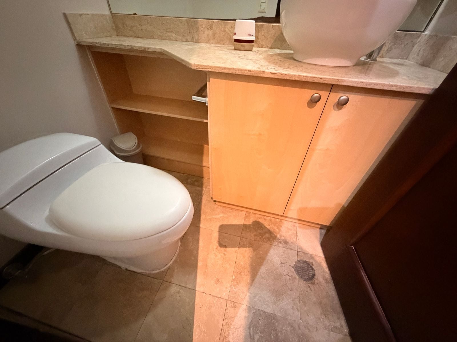 Apartamento amueblado en Edificio Plenum 14 zona 14 - Miniatura 16