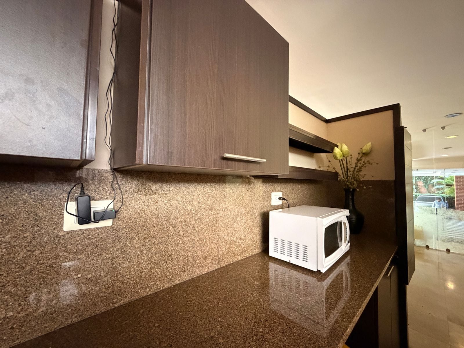 Apartamento amueblado en Edificio Plenum 14 zona 14 - Miniatura 27